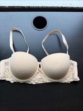 Everyday Nude Lace Push-Up Bra with Smooth Molded Cups